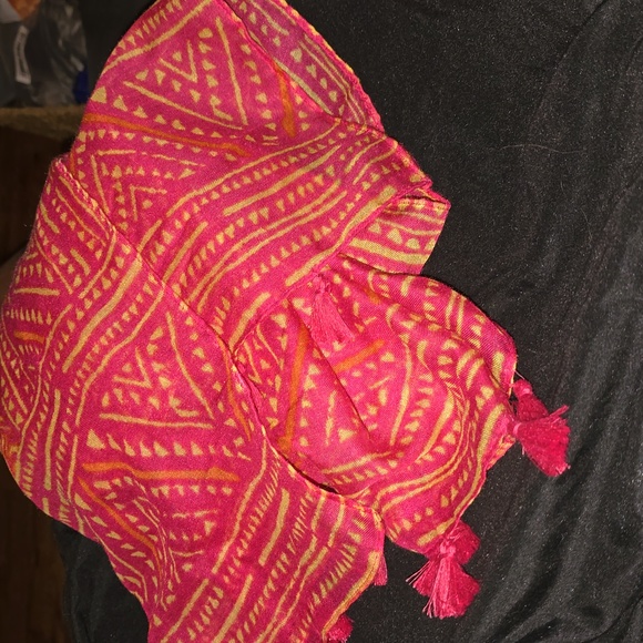 Dark Pink & Gold Design Scarf - Picture 4 of 4